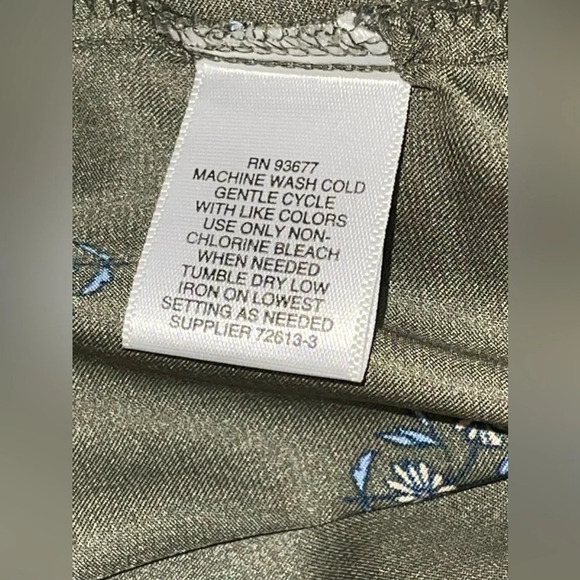 LIZ CLAIBORNE NWOT Beautiful blouse - Picture 6 of 7